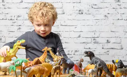 Динозаврик — друг защитника Отечества