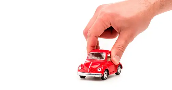 Красная машинка